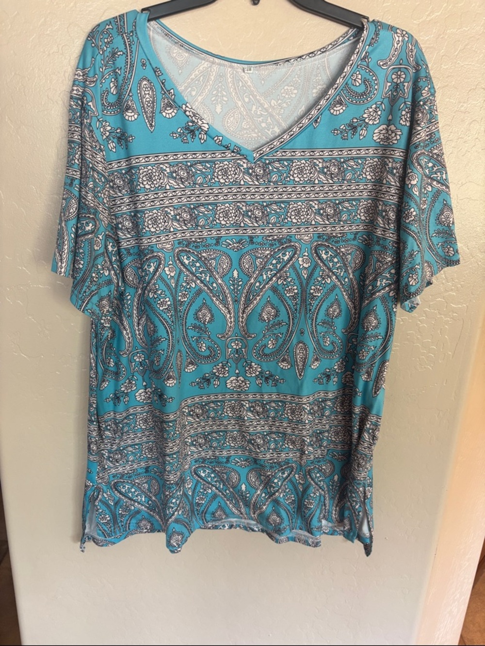 V-Neck Paisley Print Women's Top in Turquoise